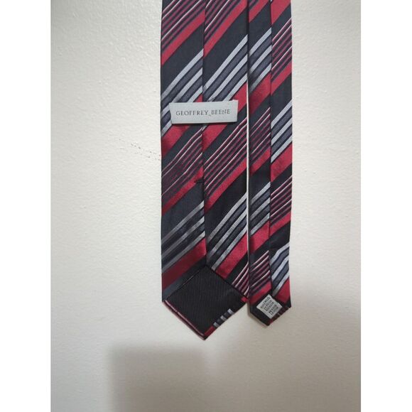Geoffrey‎ Beene Mens Handmade 100% Silk Tie Red Silver Black Striped Necktie - Picture 3 of 5